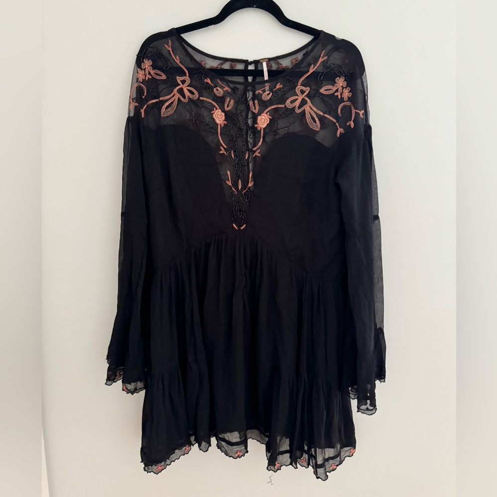 Free People Sz. K Black Embellished Deep Front Sheer Belle Sleeve Sequin Tunic